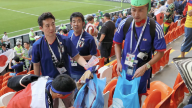 Người hâm mộ Nhật Bản đã khiến Qatar choáng váng khi dọn sạch một sân vận động World Cup trong một trận đấu mà đất nước của họ thậm chí không tham gia