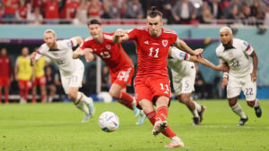 Bale ấn định tỷ số Hoa Kỳ và xứ Wales 1-1 trên chấm 11m