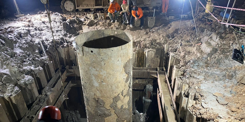 Độ sâu đào được đã vượt 27 mét và sẵn sàng đưa bé trai ở Đồng Tháp lên mặt đất