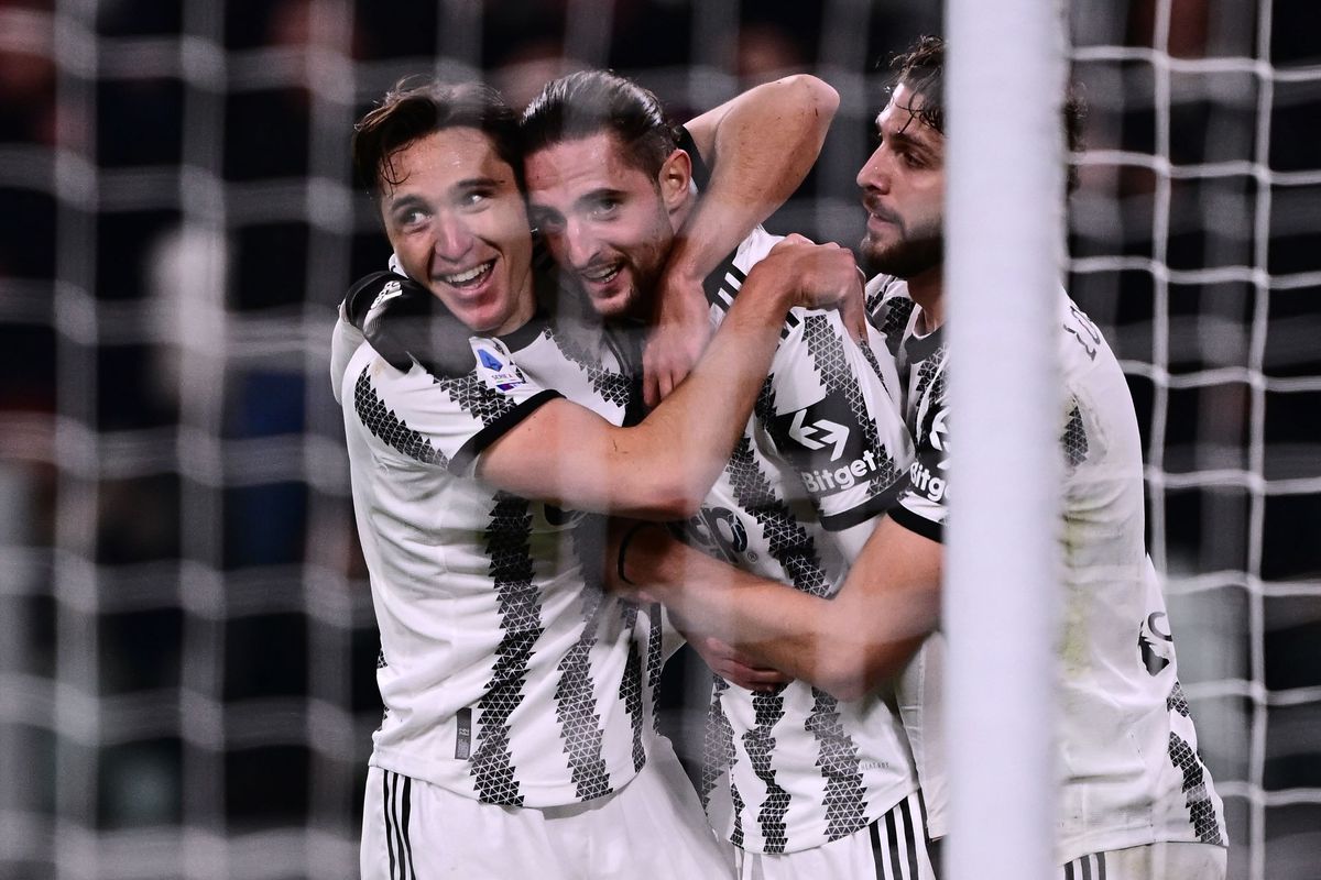 Rabiot có pha đánh đầu giúp Juventus mở tỷ số ở phút 34