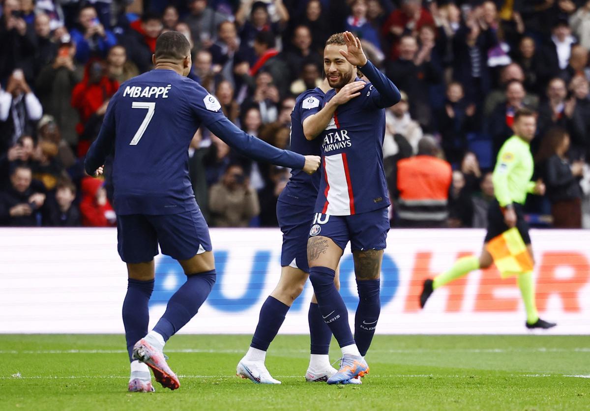 Trận tiếp đón Lille trên sân Parc des Princes đã có sự phối hợp của bộ ba Mbappe, Messi và Neymar