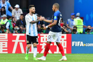 Mbappe và Messi -Ngôi sao của hai thế hệ bóng đá đối mặt với nhau