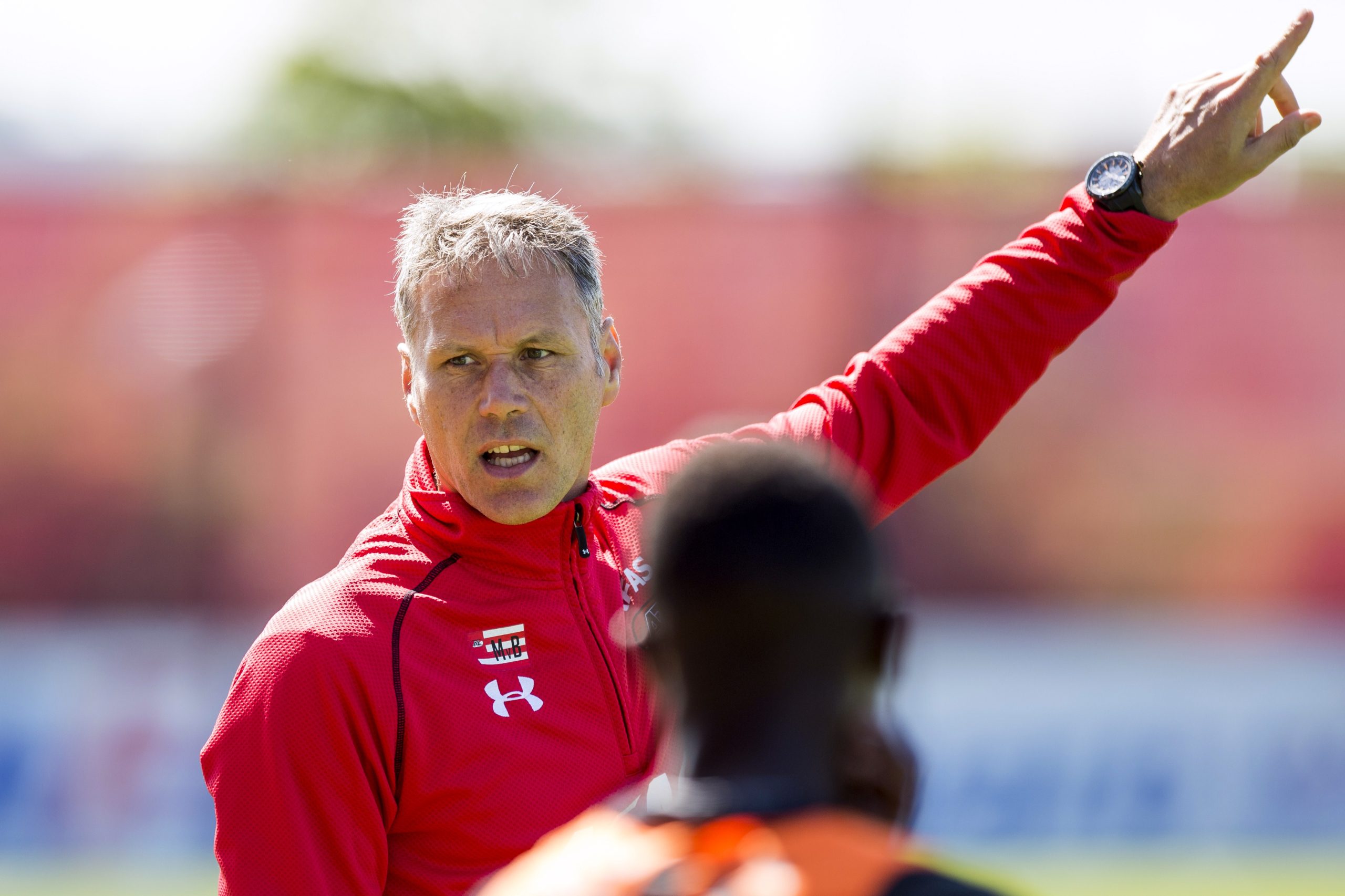 Marco van Basten - Một huấn luyện viên đầy nhiệt huyết