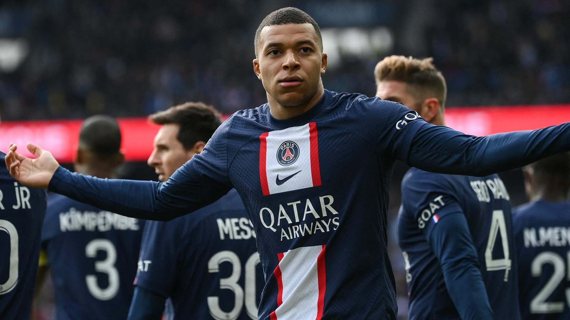 Mbappe lập cú đúp giúp PSG thoát thua trước Lille