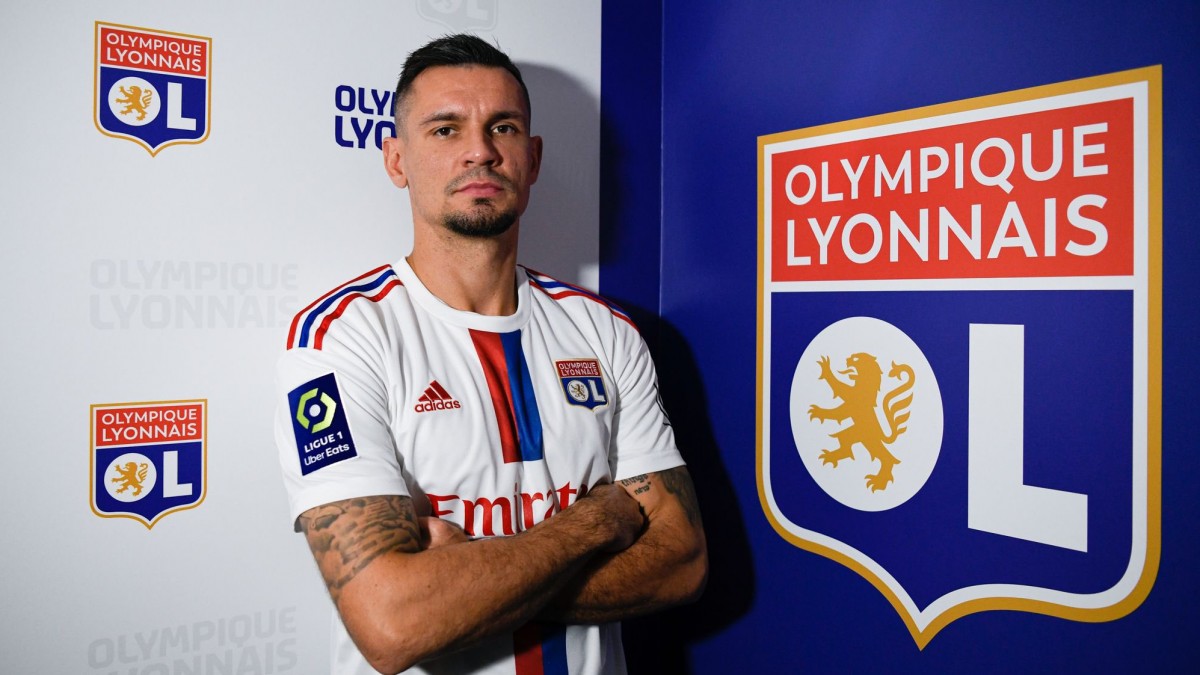 Lovren trở lại Lyon sau 10 năm nhưng bị người hâm mộ ngờ vực về tài năng