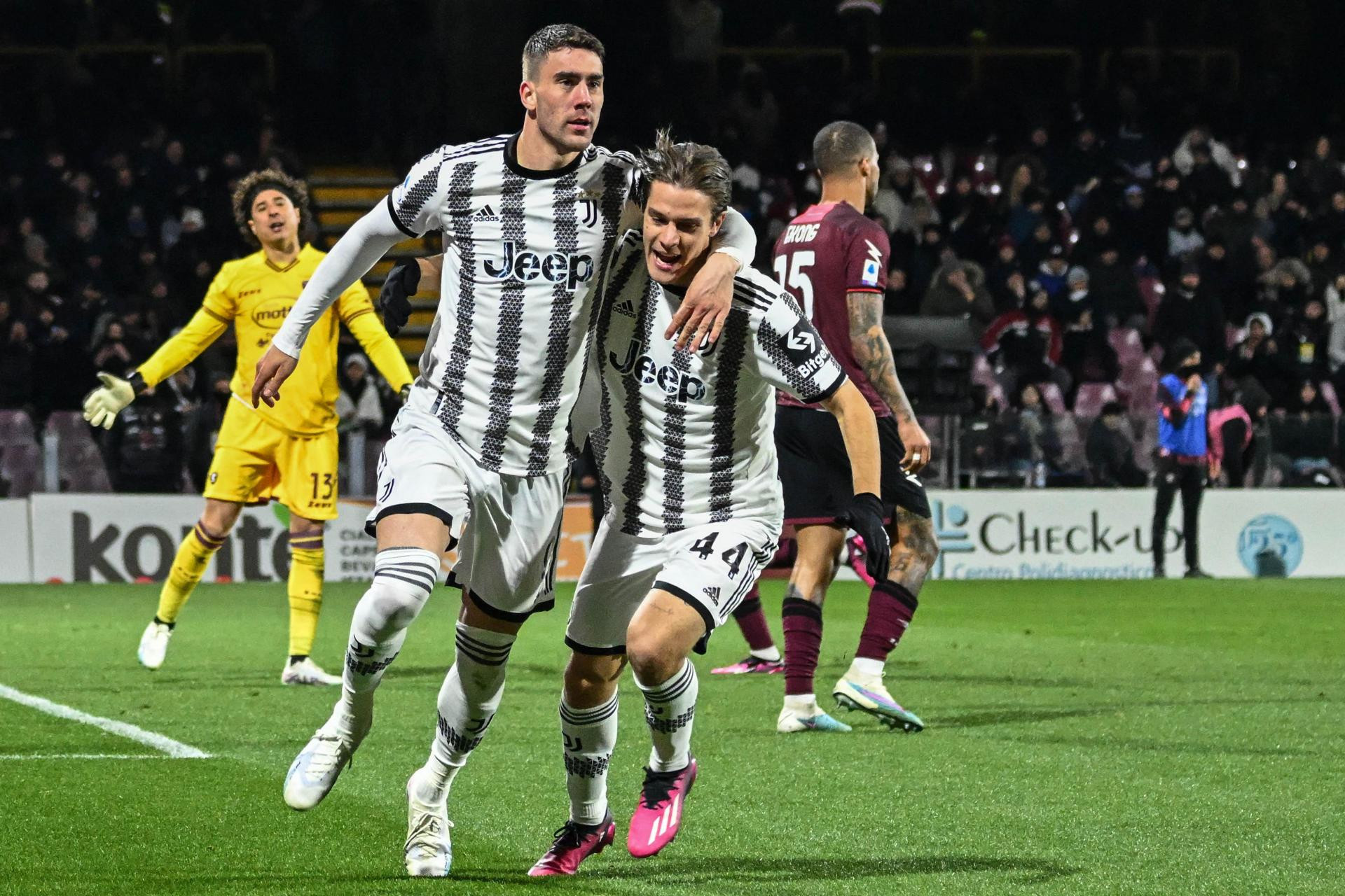 Vlahovic chơi bùng nổ để giúp Juventus đánh bại Salernitana với tỷ số 3 - 0 