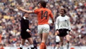 Johan Cruyff là phép màu của bóng đá mới