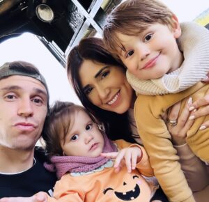 Emiliano Martinez và gia đình nhỏ