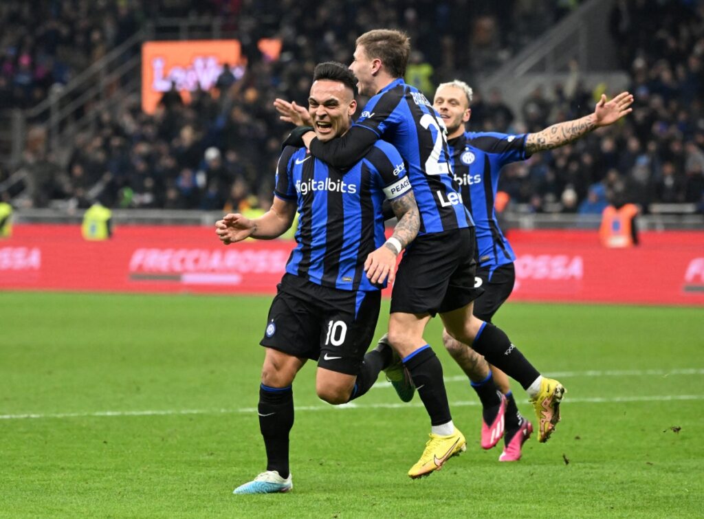 Lautaro Martinez ghi bàn giúp Inter giành chiến thắng