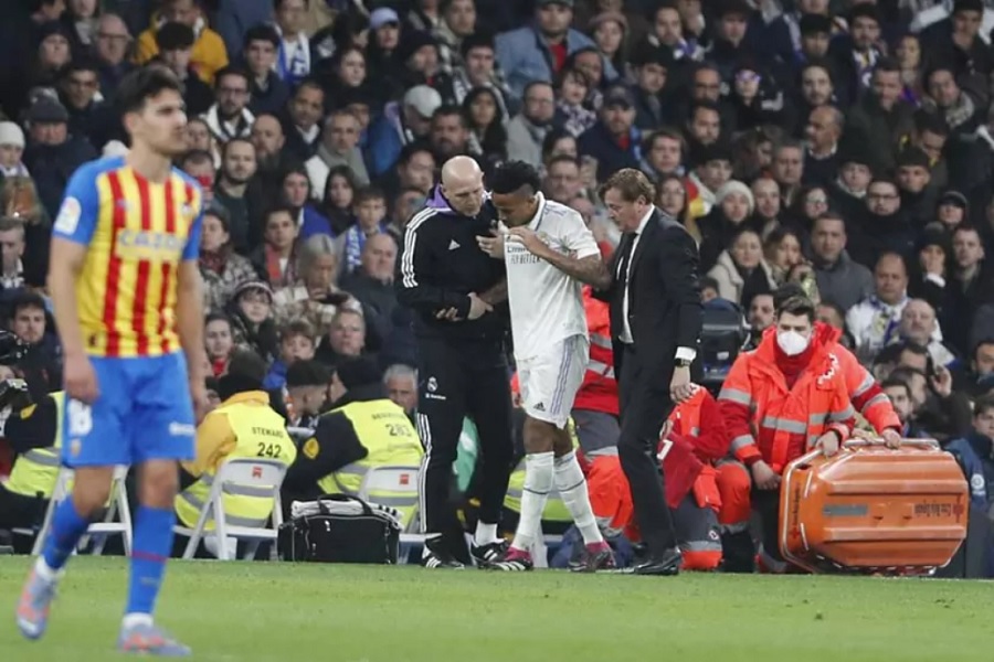Eder Militao gặp chấn thương từ trận gặp Valencia