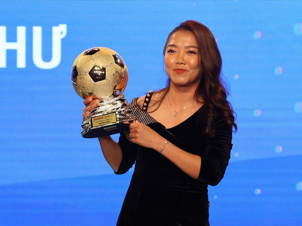 Huỳnh Như đạt nữ cầu thủ nhận quả bóng vàng Việt Nam 2022
