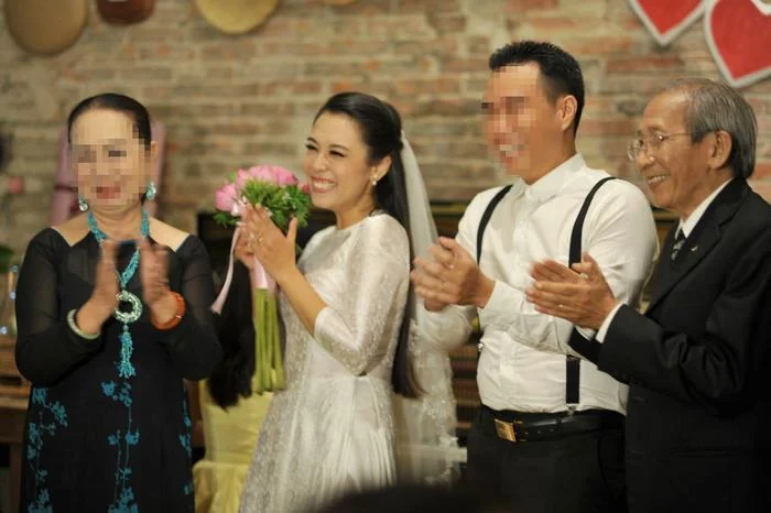 Hình ảnh được cho là đám cưới của Ngọc Mai với sự góp mặt của nhiều nghệ sĩ nổi tiếng