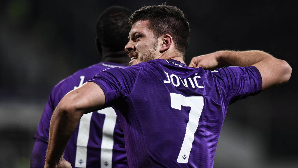 Luka Jovic trong áo số 7 của Fiorentina