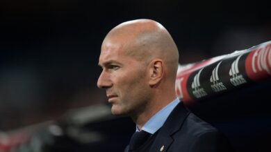 Zinedine Zidane trước hai lựa chọn hoặc đến PSG hoặc trở lại Bernabeu