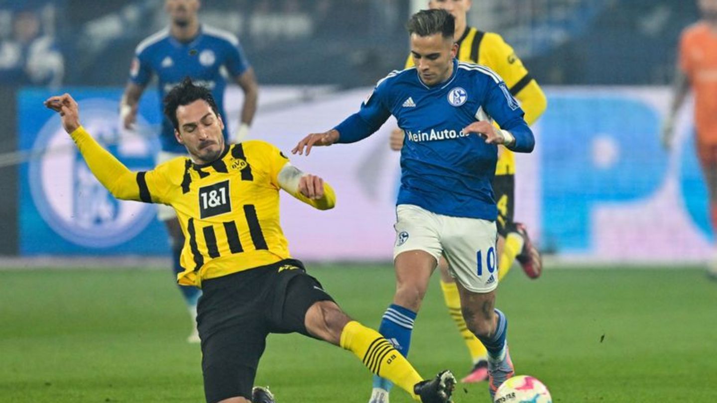 Dortmund đã để hòa Schalke trong sự tiếc nuối khi 2 lần họ dẫn trước 
