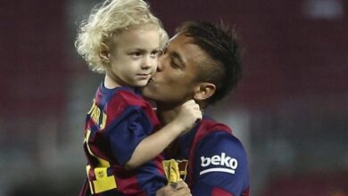 Con trai Neymar và ông bố tận tâm, tuyệt vời