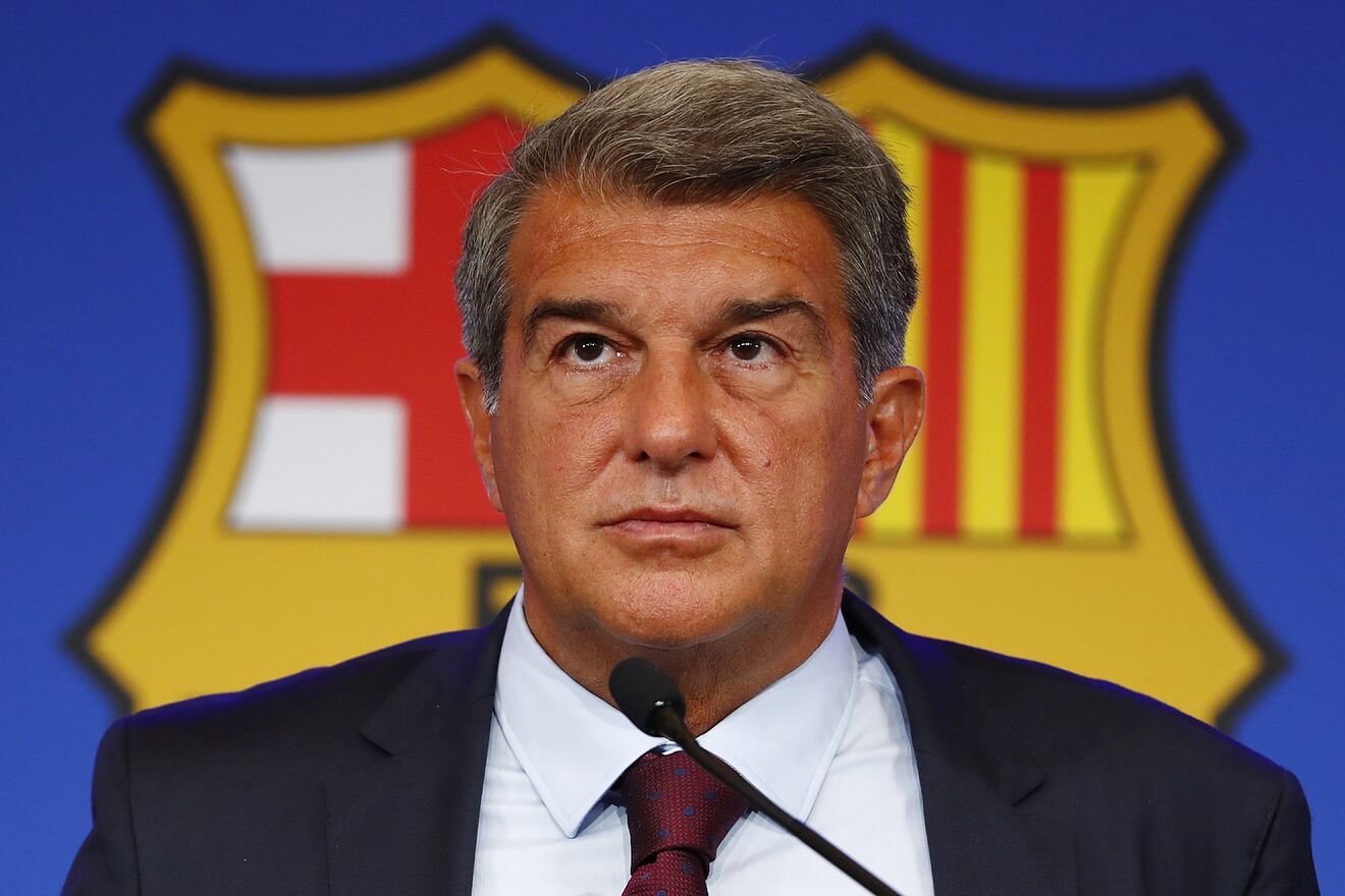 Chủ tịch Joan Laporta mới đây đã ra thông điệp cứng rắn với những người có động cơ làm vấy bẩn uy tín của Barca
