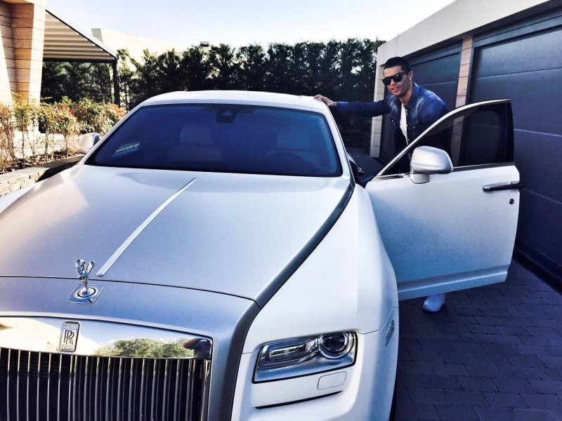 Chiếc siêu xe khiến Ronaldo đã phải chi trả 330.000 bảng Anh