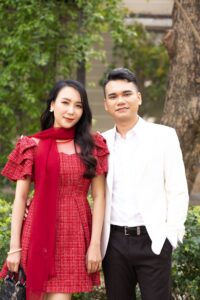 Vợ Khắc Việt là ai?