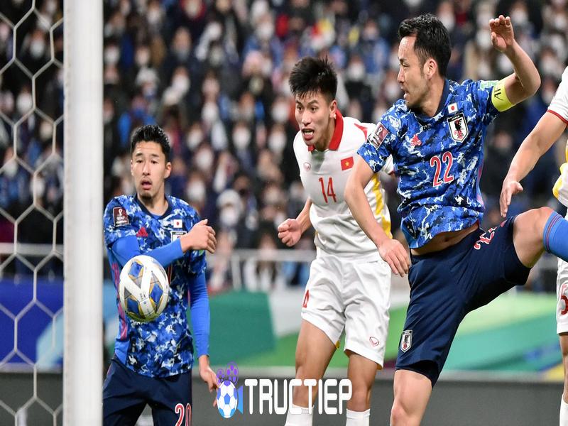 Thanh Bình ghi bàn đầu tiên cho Việt Nam vào lưới Nhật Bản ở vòng loại World Cup