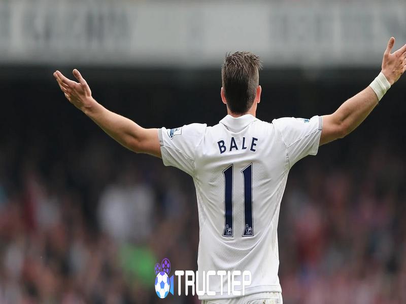 Bale là một cựu cầu thủ bóng đá người xứ Wales thi đấu ở vị trí tiền đạo cánh